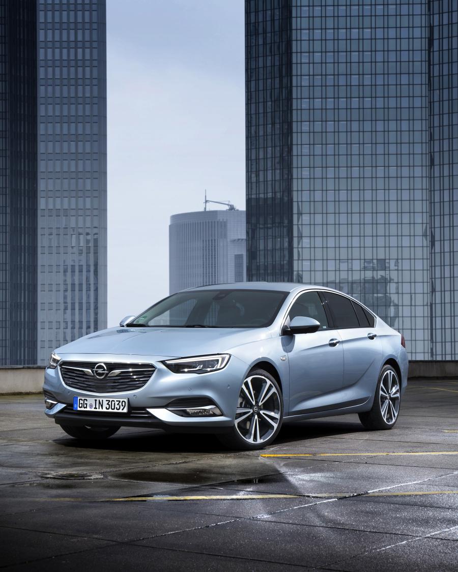  Opel Insignia Grand Sport Turbo D 2017 года  (фото 15 из 29)
